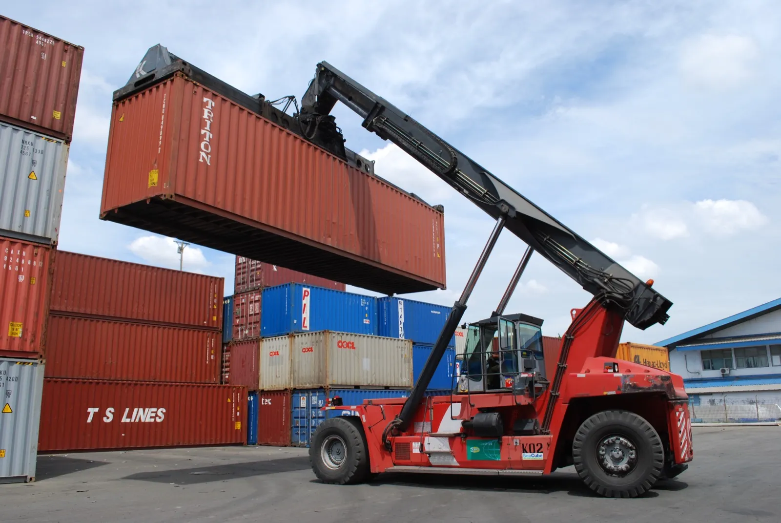 Container drayage at port